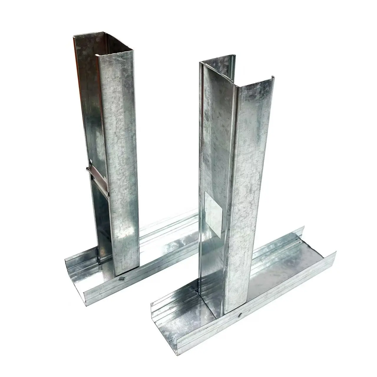 輕鋼龍骨優點多：防火、防潮、安裝簡便，是天花板、隔牆的好夥伴！